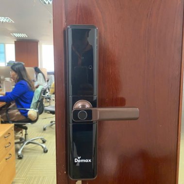 Khóa cửa thông minh Demax EL-C68 AC APP