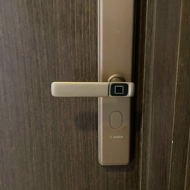 Khóa vân tay Bosch ID 30B EU AMBER GOLD APP (Màu vàng đồng)