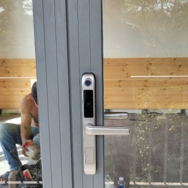 Khóa thông minh cửa nhôm sắt chống nước DEMAX EL101 SV