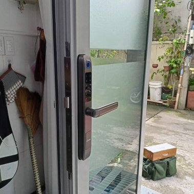 Khóa thông minh cửa nhôm sắt chống nước DEMAX EL101 SV