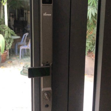 Khóa thông minh nhận diện khuôn mặt Face ID cho cửa nhôm sắt DEMAX EL902 AG APP WIFI - chống nước