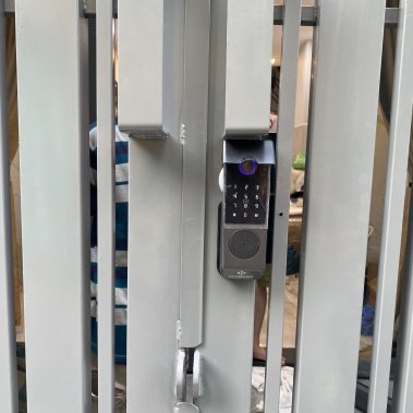 Khoá cửa cổng chống nước HUBERT HB CC68 GRAY APP TTLOCK BLUETOOTH