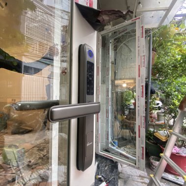 Khóa thông minh cửa nhôm sắt chống nước DEMAX EL101 SV APP WIFI