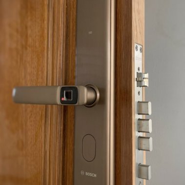 Khóa vân tay Bosch ID 30B EU AMBER GOLD APP (Màu vàng đồng)