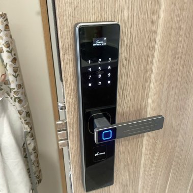 Khóa Cửa Thông Minh Demax EL680 GS CNC / EL680 BN CNC – Vân Tay, Mã Số, Thẻ Từ, Wi-Fi