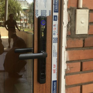 Khóa thông minh cửa nhôm sắt chống nước DEMAX EL-C103 SB APP