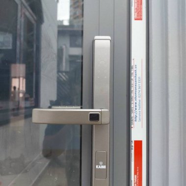 Khóa vân tay cửa nhôm Kaimi CN108 - Màu bạc
