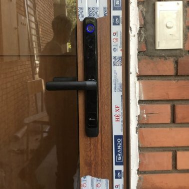 Khóa thông minh cửa nhôm sắt chống nước DEMAX EL-C103 SB APP