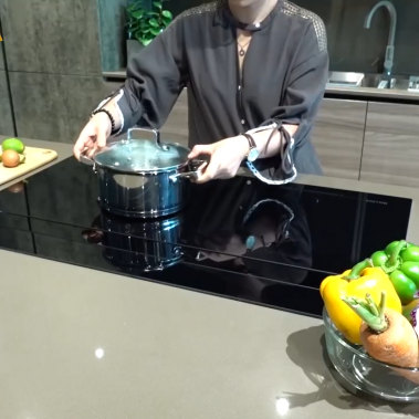 Bếp 4 từ kết hợp máy hút khói khử mùi Malloca HIH-904 SLIM