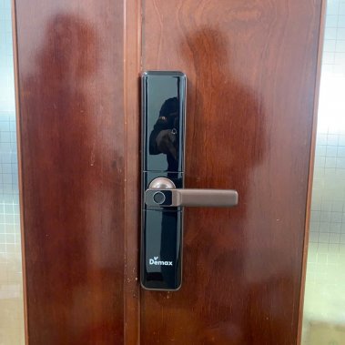 Khóa cửa thông minh Demax EL-C68 AC APP