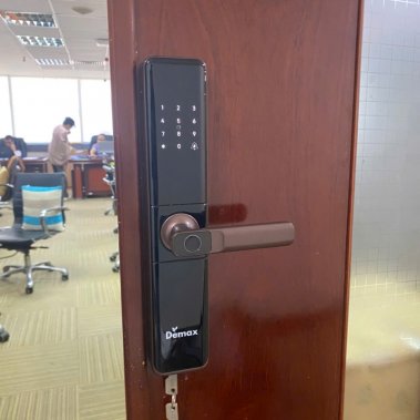 Khóa cửa thông minh Demax EL-C68 AC APP