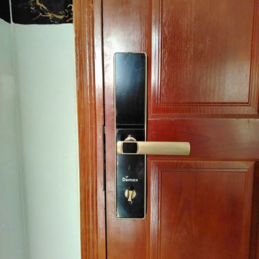 Khóa vân tay thông minh DEMAX EL-C622 CG