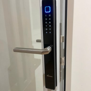 Khóa thông minh cửa nhôm sắt chống nước DEMAX EL-C102 AG APP