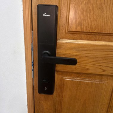 Khóa điện tử thông minh Demax EL-C88 BL App TTLock