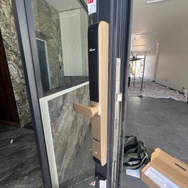 Khóa thông minh face ID cho cửa nhôm Demax EL-C905 CG