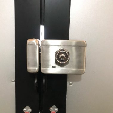 Khoá vân tay cửa cổng chống nước Laffer - vân tay 1 chiều