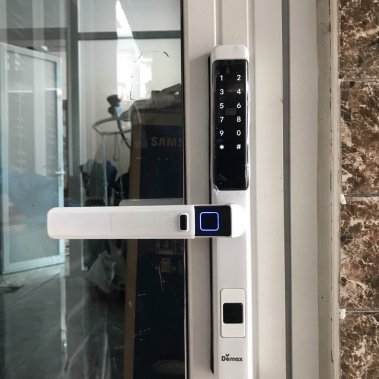 Khóa thông minh cửa nhôm sắt chống nước DEMAX SL601 PW APP WIFI