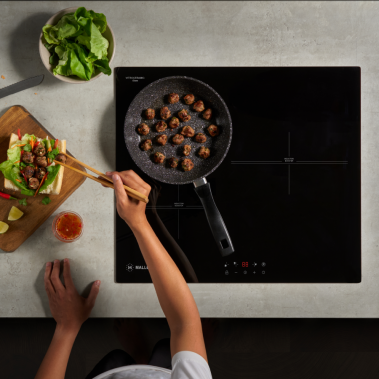 Bếp kính âm 3 từ Malloca MH-5903 IN