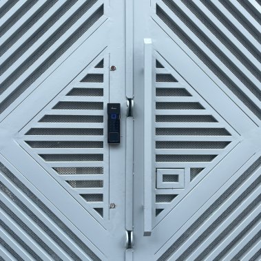 Khoá vân tay cửa cổng chống nước DEMAX SL608 AC APP