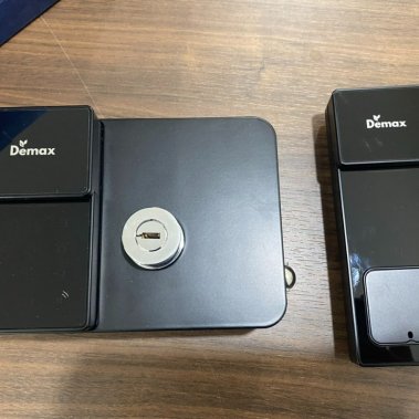 Khoá vân tay cửa cổng chống nước DEMAX SL608 GB APP