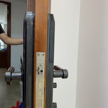 Khóa vân tay thông minh DEMAX SL768 BN