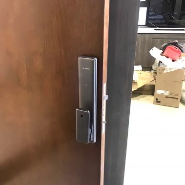 Khóa vân tay tự động Bosch FU 750 EU GRAY (Màu xám)