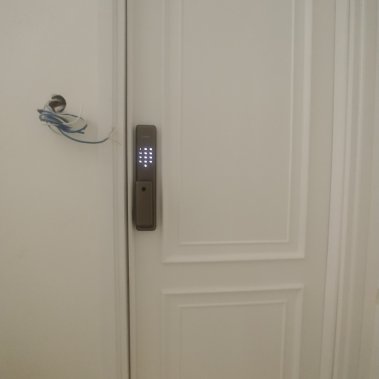 Khóa vân tay tự động Bosch FU 750 EU GRAY (Màu xám)