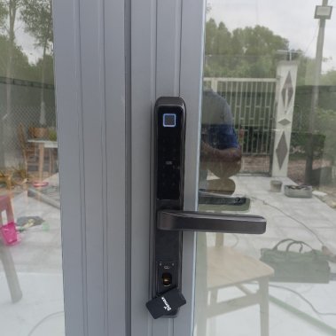 Khóa thông minh cửa nhôm sắt chống nước DEMAX EL606 BL APP WIFI