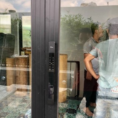 Khóa thông minh tự động cửa nhôm sắt chống nước DEMAX SL801 BL APP WIFI