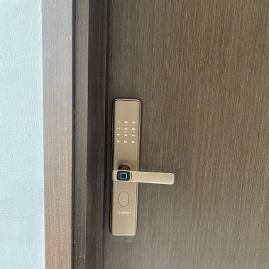 Khóa vân tay Bosch ID 30B EU AMBER GOLD APP (Màu vàng đồng)