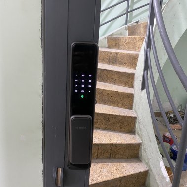 Khóa vân tay tự động Bosch EL 600 EU GRAY (Màu xám)