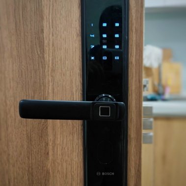 Khóa vân tay Bosch ID 30B EU BLACK (Màu đen)