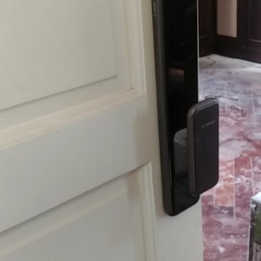 Khóa vân tay tự động Bosch EL 600 EU GRAY (Màu xám)