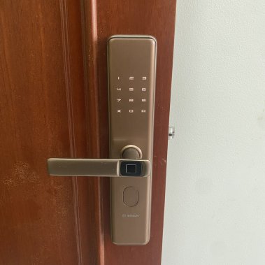 Khóa vân tay Bosch ID 30B EU AMBER GOLD APP (Màu vàng đồng)