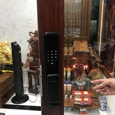 Khóa vân tay tự động Bosch EL 600 EU APP BLACK (Màu đen)