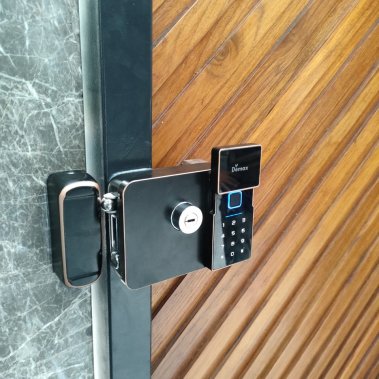 Khoá vân tay cửa cổng chống nước DEMAX SL608 AC APP