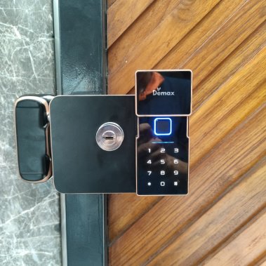 Khoá vân tay cửa cổng chống nước DEMAX SL608 AC APP