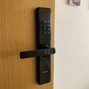 Khóa vân tay Bosch ID 30B EU BLACK (Màu đen)