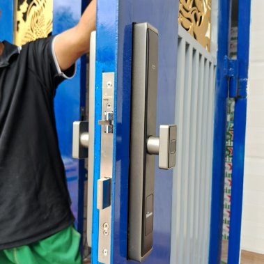 Khóa thông minh cửa nhôm sắt chống nước - tay nắm DEMAX EL688 SD APP WIFI