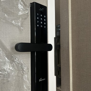 Khóa vân tay thông minh DEMAX EL638 BN