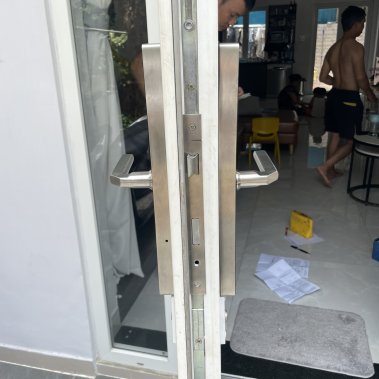 Khóa thông minh cửa nhôm sắt chống nước DEMAX EL-C102 SB APP