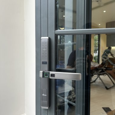 Khóa thông minh cửa nhôm sắt chống nước DEMAX EL688 GS LUX APP WIFI