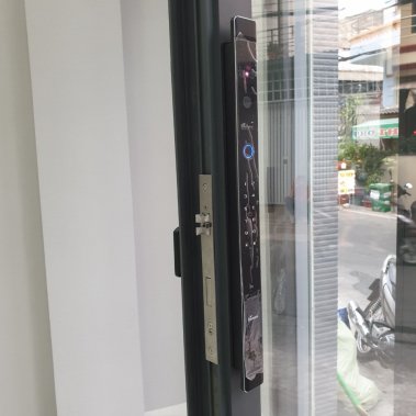 Khóa thông minh nhận diện khuôn mặt Face ID cho cửa nhôm sắt DEMAX SL906 BL APP WIFI - chống nước