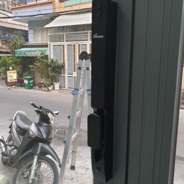 Khóa thông minh nhận diện khuôn mặt Face ID cửa nhôm sắt - chống nước DEMAX SL906 BL APP + REMOTE