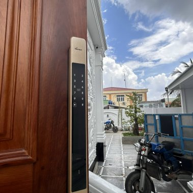 Khóa thông minh tự động cửa nhôm sắt chống nước DEMAX SL801 YB APP WIFI