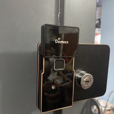 Khoá vân tay cửa cổng chống nước DEMAX SL608 AC APP