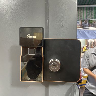 Khoá vân tay cửa cổng chống nước DEMAX SL608 AC APP