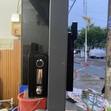 Khoá vân tay cửa cổng chống nước DEMAX SL608 AC APP