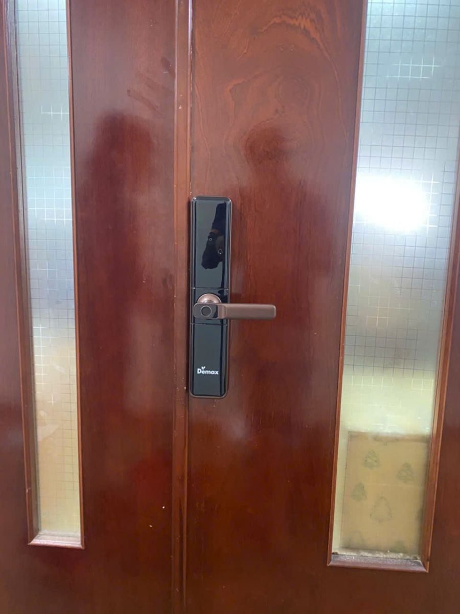 Khóa điện tử thông minh Demax EL-C68 AC App Wifi