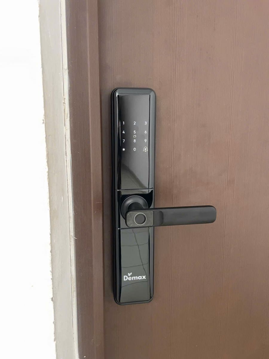 Khóa điện tử thông minh Demax EL-C68 BL App Wifi